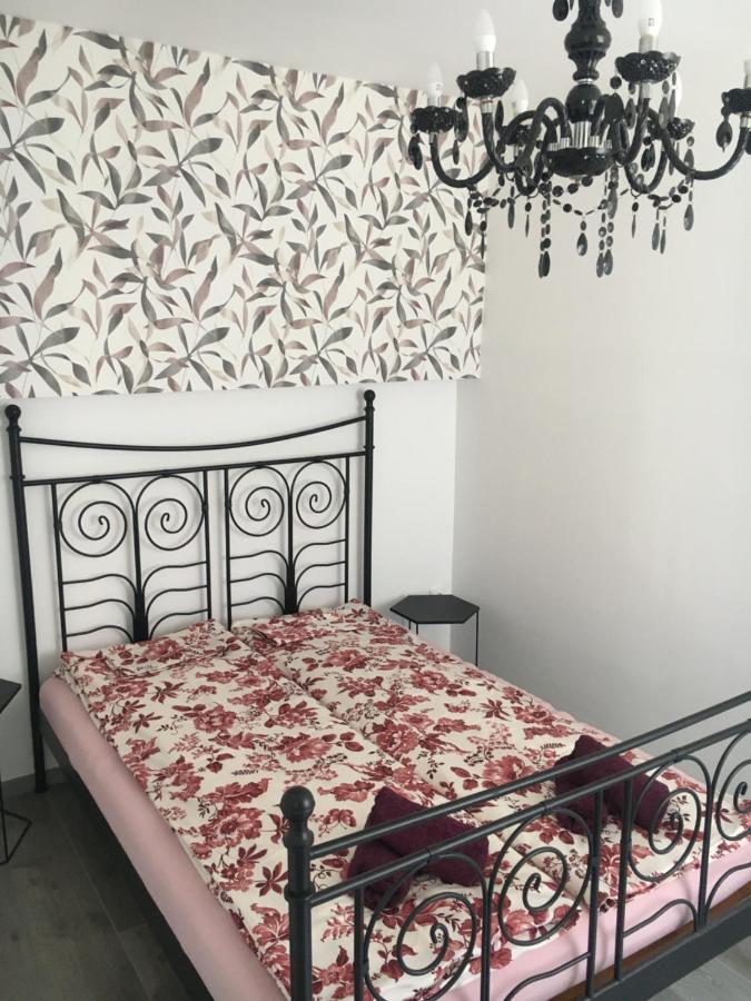 Apartman Mercedes Szeged Ngoại thất bức ảnh